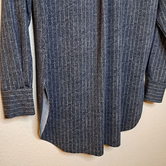 NEW Lysse Women Button Up Long Sleeve Shirt Fluid Like Fabric Size S Relaxed Fit - Picture 8 of 9